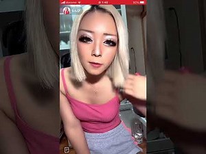 Live broadcast blonde gal breast flash cleavage nipslip