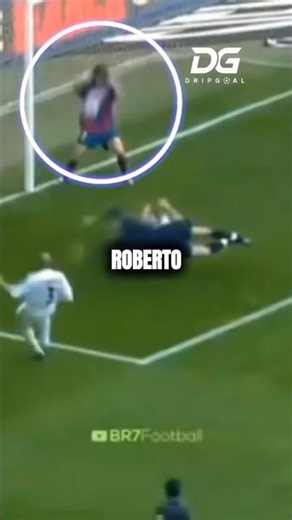 🍿 “Cuando Puyol frenó el cañonazo de Roberto Carlos con la cabeza 😳💀⚽” 🔥🤯#shorts#futbol #shortfeed