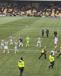 418K views · 3.8K reactions | Brendan Rodgers helping up this young Celtic fan and returning him to the stands  (via eamonjmchugh/X) | ESPN UK | Facebook