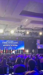 ✨🏙️ ¡Gran lanzamiento de MB Resort Orlando! 🏙️✨ Abrimos con broche de oro junto a presentaciones exclusivas de @DanielHabib, Gary Vee y el propio CEO del proyecto, Miguel Barbosa 🚀. Ahora es tu momento: asegura tu apartamento de lujo a solo 5 minutos de Disney World con precios de preventa únicos. 🌟 🎢 Vive la magia, invierte en grande y haz realidad el sueño de tener tu propiedad en Orlando. 👉 Comenta la palabra “Disney” y te contamos cómo dar el primer paso. @albertosardinas @garyvee @mbr