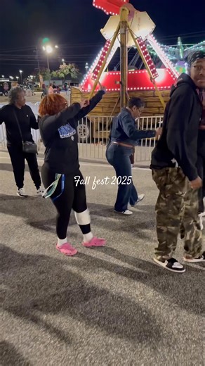 What an incredible time we had at this year’s Simon Temple Fall Fest! Our campus was filled with joy, laughter, and community as families came together to enjoy food trucks, games, rides, and fun for all ages. We’re so grateful for the amazing turnout — it was truly a blessing to see so many faces across our grounds. A special thank you to every volunteer, vendor, ministry, and team member who helped make this year’s Fall Fest a huge success. Your hard work, creativity, and dedication made it al