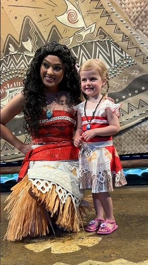 Meeting Moana 🌺✨ #waltdisneyworld #disneycharacter #moana