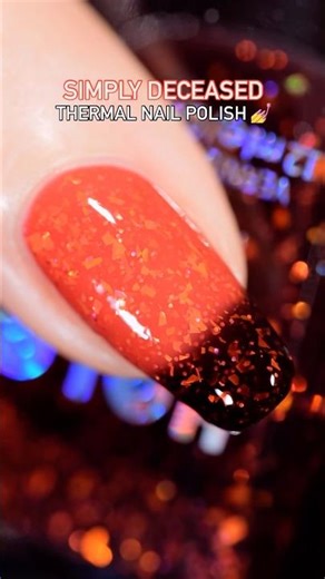 This nail polish changes from black to red??👹 temperature reactive Simply Deceased thermal💅
