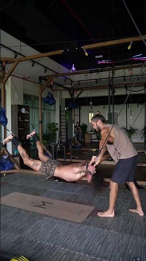 He Hangs Flat As His Coach Pulls The Stretch 😮‍💨 Pravilo Traction 🔥
