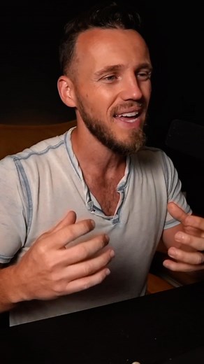 ⬇️ Why the Ramrod fails in relationships. On the outside, he appears to be “masculine” because he makes good money, has muscles, speaks confidently, and is “dominant.” But on the inside? He’s filled with insecurity and emotional chaos. This is why he’s so flighty, ungrounded, and addicted to dopamine rushes. When you’re talking to him, he’s not really listening because his mind is elsewhere. Ever met this guy? This man lacks inner peace, so he’s always chasing the next high. Which definitely tri