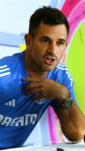 Despite the setback, Indian cricket team Assistant coach Ryan ten Doeschate says India won’t give up💪🏻 . . . . (Cricket, Cricket Updates, INDvAUS, Test Cricket, BGT) | CricTracker