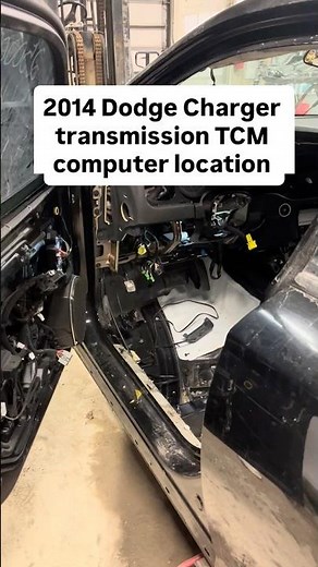 2014 Dodge Charger 3.6L transmission computer TCM control module part number 05150913AC location