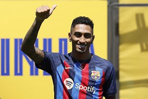 Transferts : Raphinha (Leeds) signe officiellement au Barça