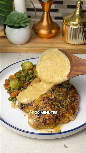This Creamy Garlic Chicken is so easy and super delicious