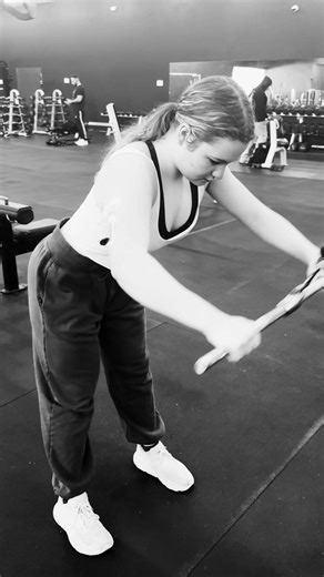 Blasted Back & Biceps today, steady & getting ready officially targeting 17 weeks out to get on stage! #tss #bodybytss #ocb #bikini @MI @Nat | NPC bikini competitor✨ @Supersetsgym @EagleFlex🦅💪🏿 @Brents_Bling @adisonnederostek