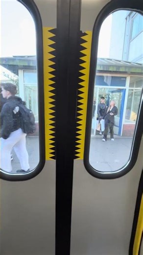 Class 158 door opening #train #railwaycontent #railway