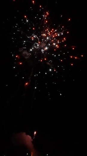 VORTEX 16 SHOTS 2" CAKE - LF Leegendary Fireworks (New Release)