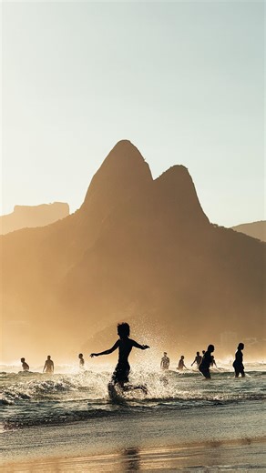 Alonso Lever on Instagram: "NECESITAS UN VIAJE A BRASIL🙌🏽 #ipanema #ipanemabeach #brasil"