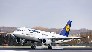 Airlines cancel Ukraine flights as 'precautionary measure' amid threat of war