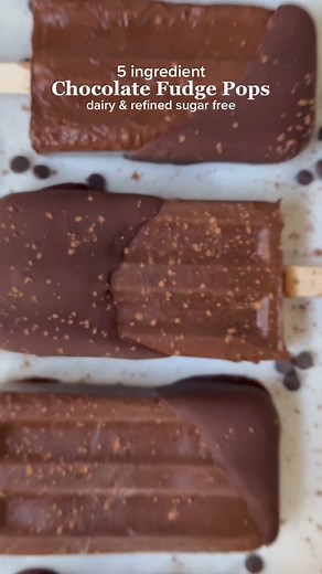 Delicious 5-Ingredient Chocolate Fudge Popsicles