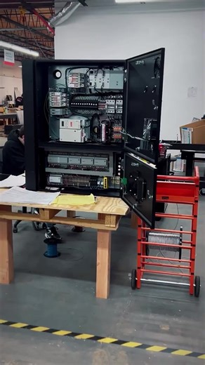 460VAC in. 14 pressure points, 9 temps, flow, chemistry, and flood detection out. This is what precision cooling control actually looks like. 🥶 ⚡Start your project today: Inf-ind.com #electrical #satisfying #journeyman #schniderelectric #PLC