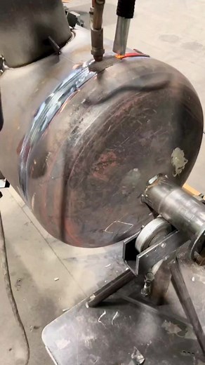 Submerge Arc Welding Proccess #beginner #weld #weldernation #welderproblems #welders #robot #tank #weldingtipsandtricks #construction #short #shortvideo #fbreels #reels #reelsvideo #viralreels #fabricator #poland #followforemore #viral #viralvideos #OFW #fbreels #hardwork #Wonderful #AmaZing #tank #amazingvideo #metalwork #fypシ゚ #fypシ゚viralシ | Jezreel Catalan
