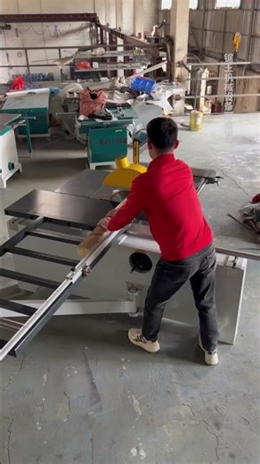 Industrial Sliding Table Saw for Large Solid Wood Panels