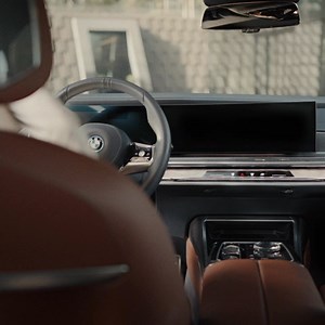 With dazzling features, including the BMW Interaction Bar, the BMW i7 demands a second look. | BMW USA