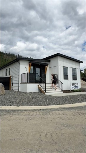 Touring a 1,500 sq ft Prefab Home with a Roof Deck! #hometour