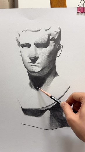 Is it difficult to draw the shape of the object? Let me tell you to one of the many effective methods. Try using 3D shapes! When creating 3D for stereoscopic effect, think of all objects as being contained within 3D shapes. Set the direction of light and shadows, and create the overall shape. Once you’ve drawn the overall shape, let go of the stereotypes about eyes, nose, mouth, and draw them in proportion. This is a great way to train your observation skills. If you want some more tips, please 