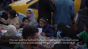 Hundreds gather for Iftar in Gaza City between rubble and destroyed homes