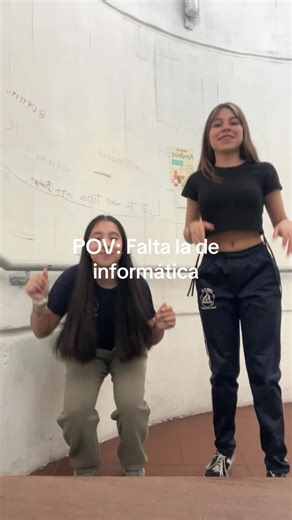 Falta la clase de informática: Un POV divertido