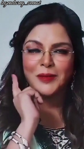 #bolywooddivaszeenataman #zeenataman #зинатаманфильмыпесня #vijayarorazeenataman #zeenatamanamitabhbachcankiss #zeenatamanji #зинатаманфильмыпесня