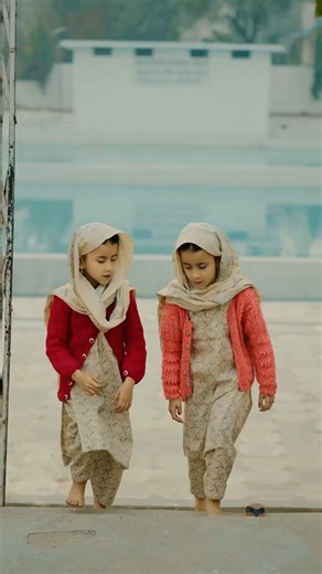 Avreen & Avnoor on Instagram: "“ਨਿੱਕੀ ਉਮਰ, ਵੱਡੀ ਕੁਰਬਾਨੀ। ਛੋਟੇ ਸਾਹਿਬਜ਼ਾਦਿਆਂ ਨੂੰ ਨਮਨ 🙏🏻” Video by @_maan._.production_"