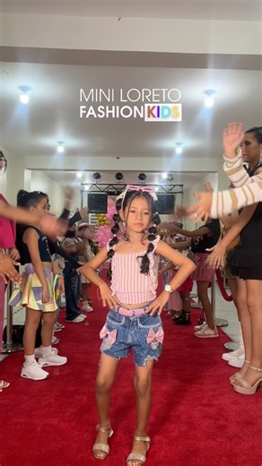 168 reactions · 20 comments | ¡Momento previo al gran debut de las estrellas de Mini Loreto en su primer Fashion Kids! ✨ Las candidatas están listas, llenas de emoción y energía para brillar en la pasarela.  ¡No te pierdas estos minutos previos a la magia de la moda infantil y juvenil!  #MiniLoreto #FashionKids #EstrellasEnAscenso #ModaInfantil #ProntoEnPasarela #niñasconestilo | Mini Loreto | Facebook