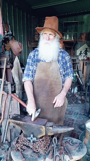 Hilarious Comedy Skit by Male Comedian Carl Barron