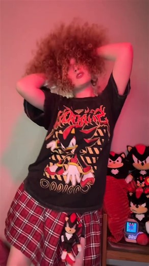oddie!!! on Instagram: "RAAAAHHH!! dig the fits? go to the link in my desc to match me! thanks to @hottopic for having me! and thanks to @MaeMaeTown for letting me use her song and @thetical_mars for filming me! #shadowthehedgehog #hottopic"