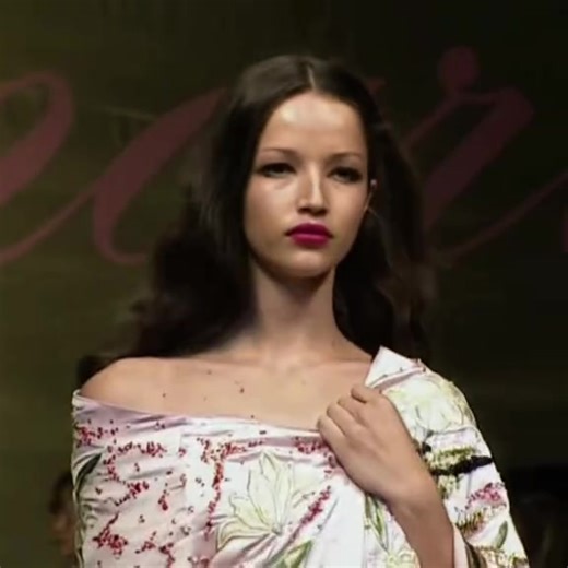 Renata Maciel Walks the Blumarine S/S 2000 Runway