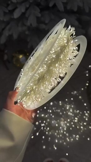 💡✨ GUIRLANDE LED USB – 8 Effets Lumineux & Fils Souples Formables à l'Infini ! ✅ 8 modes dynamiques – clignotement, gradient, vague, fixation, etc. 💡 LED haute luminosité – éclairage doux et chaleureux 2700K 🌀 Fils cuivre ultra-souples – création de formes libre sans casse 🌧️ Étanche IP65 – intérieur et extérieur résistant aux intempéries Créez une ambiance féerique en quelques secondes 👇 【Découvrir】 👉https://savemorer.net/products/kerserlh | Savemorer.net