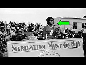 Watch how to sign 'integrationist' in American Sign Language.