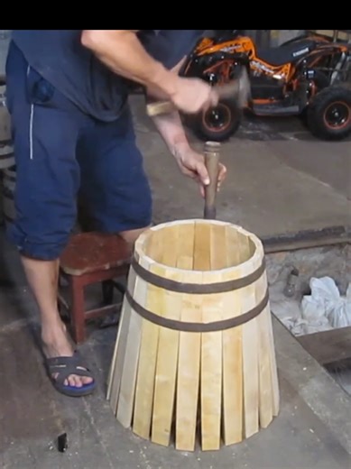 Mastering the Ancient Art of Classical Barrel Making Woodworking #Cooperage #TraditionalCraft #Handmade #ASMRwoodworking