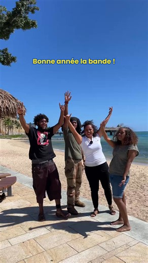 [𝗖𝗔𝗣 𝗦𝗨𝗥 𝟮𝟬𝟮𝟲 🎤] 👉Dans notre dernière vidéo TikTok, nous sommes allés 𝗮̀ 𝘃𝗼𝘁𝗿𝗲 𝗿𝗲𝗻𝗰𝗼𝗻𝘁𝗿𝗲 pour connaître vos bonnes résolutions pour 2026. L’occasion aussi de vous présenter 𝘁𝗼𝘂𝘀 𝗻𝗼𝘀 𝘃œ𝘂𝘅 pour cette nouvelle année, avec légèreté et simplicité. 👏 Merci à notre collègue qui s’est prêtée au jeu de la caméra et a porté cette vidéo avec spontanéité. Sur TikTok, nous racontons l’OPT-NC autrement : au plus près de votre quotidien, en images et en formats courts. ➡️D