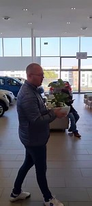 71K views · 940 reactions | Easy open and Close package on the Tiguan - opening tailgate with your foot if your hands are full | Migael Volkswagen Manager | Facebook