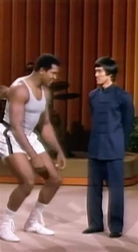 Bruce Lee & Muhammad Ali Switch Styles 😂