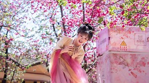 Are you allured by the pink romance of spring in Kunming, Yunnan Province? #China #wonderfulChina #amazingChina #WowChina #Yunnan #spring #Kunming #bloomingchina | HustleBustle_China