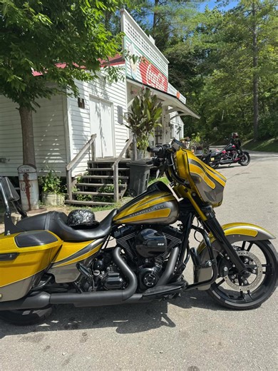 Rabbit hash stop today #harley #harleydavidsonlifestyle #windtherapy #newartist