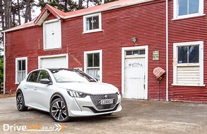 2021 Peugeot e-208 | Electric Car Review - DriveLife