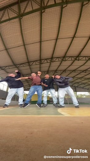 Acabe com o Estresse com os Superpoderosos Meninos Dançantes | Ravena MC