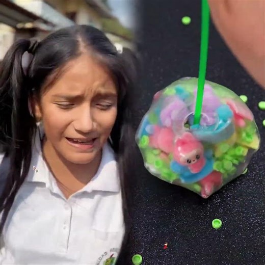 Daniela baña a su mamá por culp@ de Pepito#parte1