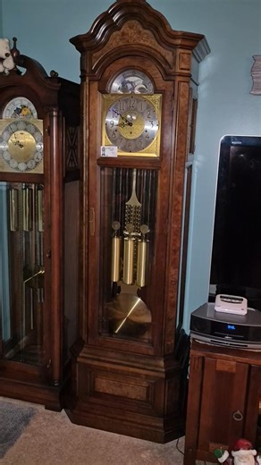 St Michael Chime Howard Miller 610-208 "Connoisseur" 9 Tube Grandfather Clock #9tube #howardmiller