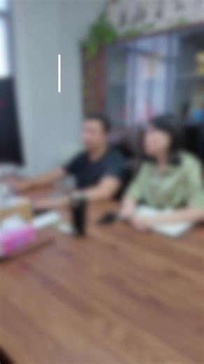 谷歌seo怎么做一年多少钱搜索引擎谷歌优化和ads效果 不少从业者投入精力后，谷歌 SEO始终看不到数据起色，耗费时间成本却难以变现。想要改善现状，先要弄懂谷歌优化是什么意思，分清谷歌 SEO 和 ads 哪个效果好，避免盲目混用推广方式。 想要系统化精进，可参考完整的谷歌搜索引擎优化流程，梳理标准谷歌 SEO 工作内容，搭配谷歌 seo & 企业独立站运营同步布局。很多人忽略优化细节，不清楚谷