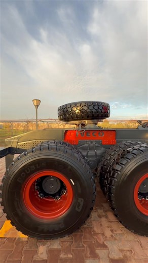 🚛 IVECO TRAKKER 420 6×6 🚛 للبيع شاحنة إيفيكو تراكر 420 صحراوية بمواصفات محلي، جاهزة للعمل الثقيل وفي أفضل حال 👌 🔹 دفع سداسي 6×6 صحراوي 🔹 سكيت صحراوي محلي 🔹 إطارات جديدة بالكامل إطار احتياطي 🔹 نوع الإطار: 14/20 DOUBLE ROAD 🔹 مسرڤزة بالكامل (تغيير زيوت – فلاتر – ماء أخضر زئبقي) 🔹 تكييف ممتاز ❄️ 🔹 الإطارات مع رجيري مدني 🔹 جاهزة للعمل مباشرة بدون أي مصاريف 📍 المكان: بنغازي 📞 هاتف: 0915365688 📲 واتساب مباشر: https://wa.me/218915365688 📌 في حال عدم الرد، نلتمس العذر منكم، الرجاء إرسال ص