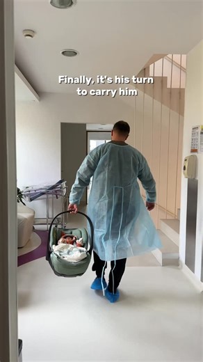 Ada Pop - Molnar on Instagram: "We're going HOME 💙🤍 Car Seat: @cybex_global from @erfi.ro 🤍"