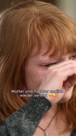 651K views · 7.6K reactions | Julia Leischik hat Kims Mutter gefunden – endlich sehen sie sich wieder und können sich richtig kennenlernen. 輸殺 #Bittemeldedich⁣  "Julia Leischik sucht: Bitte melde dich" - Sonntag, 18:55 Uhr in SAT.1 oder kostenlos streamen auf Joyn! | SAT.1 | Facebook