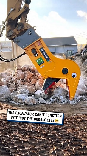 2.5M views · 24K reactions | A dinosaur attacked the job site 練 #dinosaur #jurassicpark #excavator | UNILAD Tech | Facebook